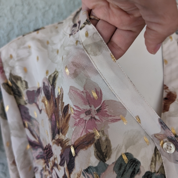 Torrid  semi sheer button down blouse size 2 high‎ low - Picture 4 of 10